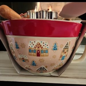 The Bakeshop gingerbread house, Christmas bowl with handle